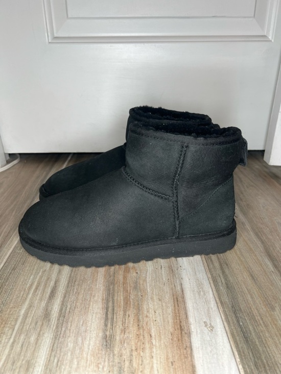 UGG Shoes - UGG Classic Mini Women Boots Black S/N 5854 Size 8